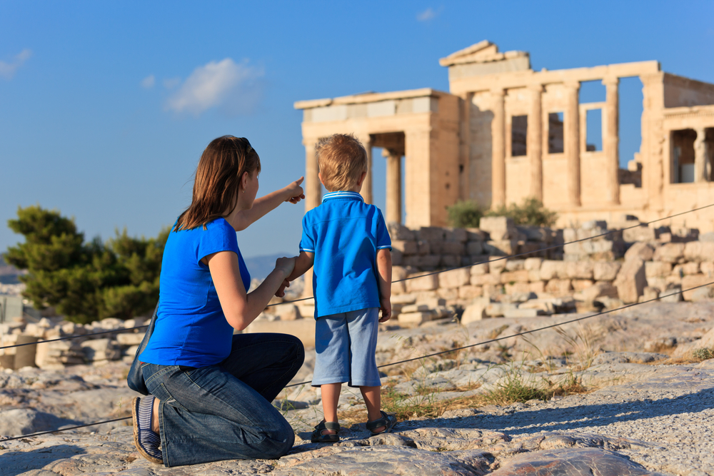 family-moments-in-front-of-the-acropolis-during-one-of-discover-greek-culture-s-tours-in-athens-greece