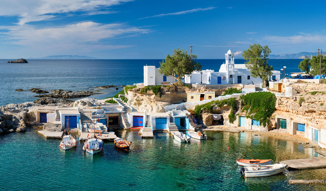 i_1225938906_milos-mandrakia_1310x769
