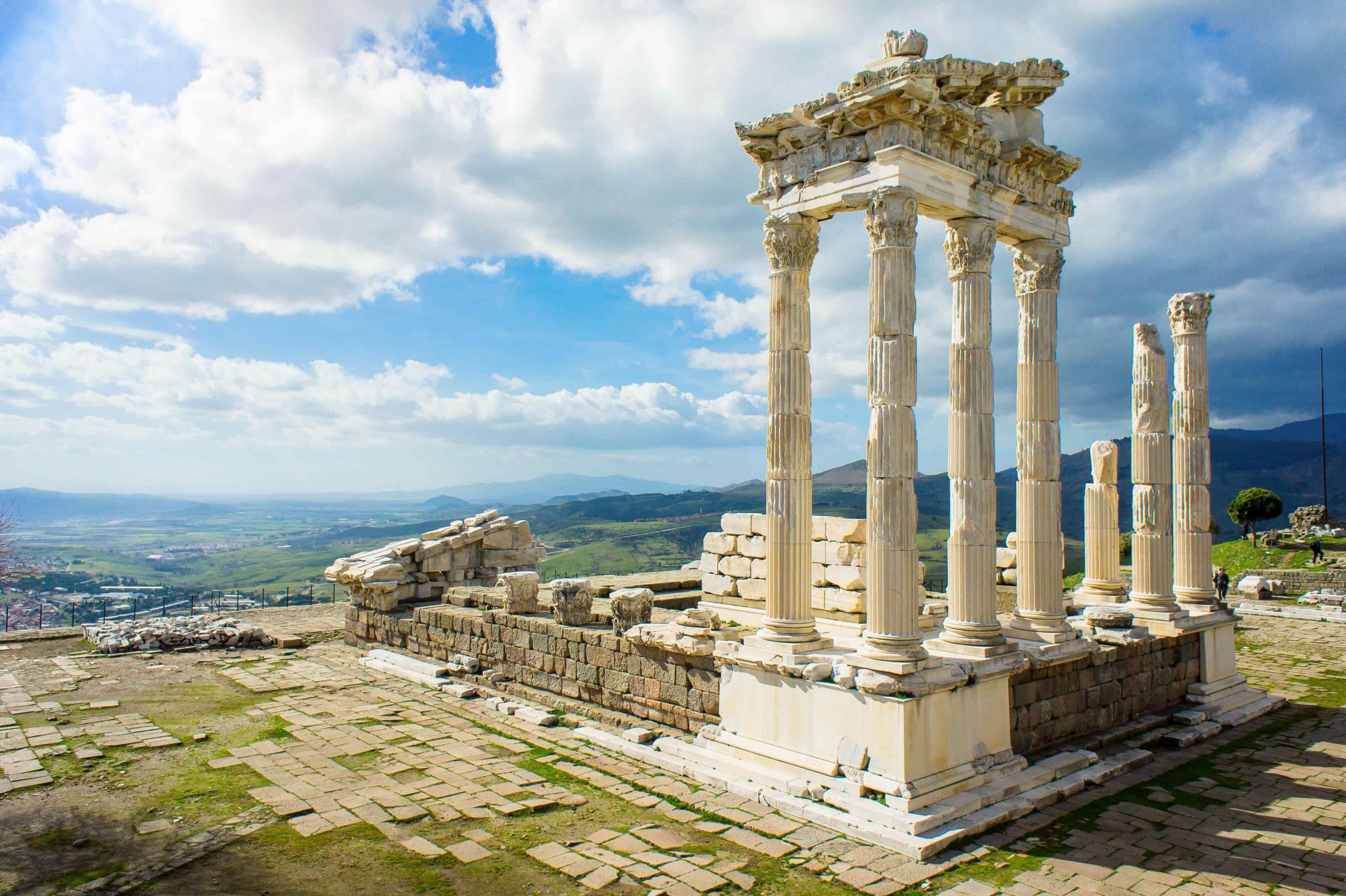 pegamon-temple-of-trajan-scaled
